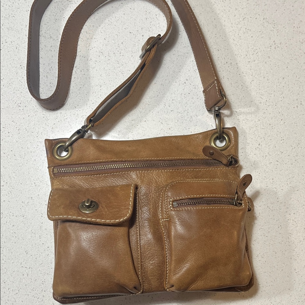 Roots 💯 Genuine Leather Crossbody Bag Cognac Brown Multi Pocket 10”W